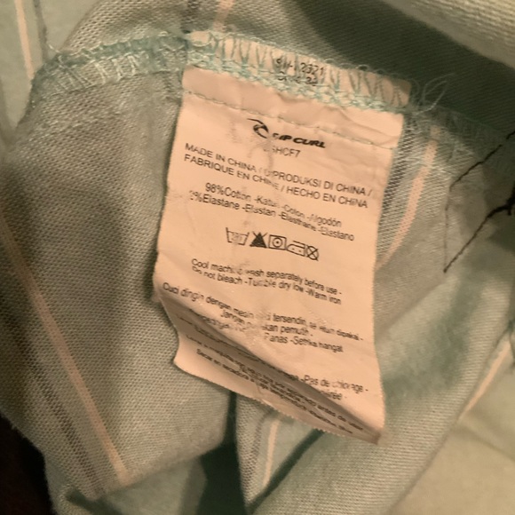 Rip Curl mens short sleeve button down. Size L. - Picture 6 of 6